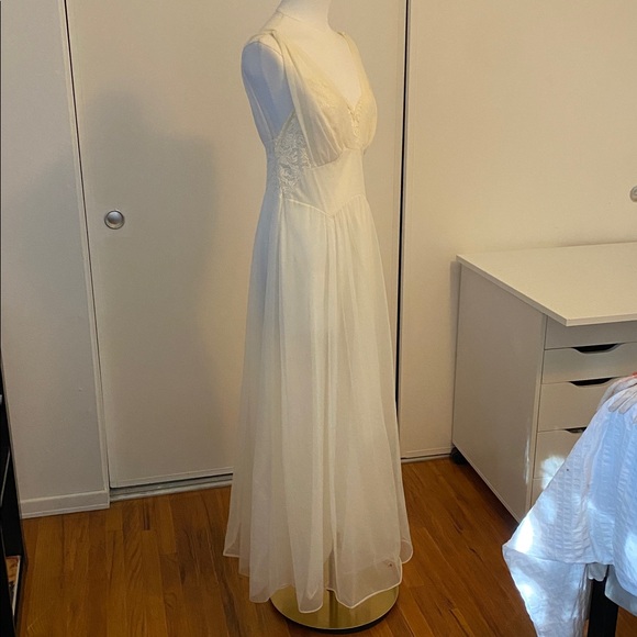 Vintage Sheer Cream Chiffon Full Length Chemise Gown Size Small - Picture 5 of 14